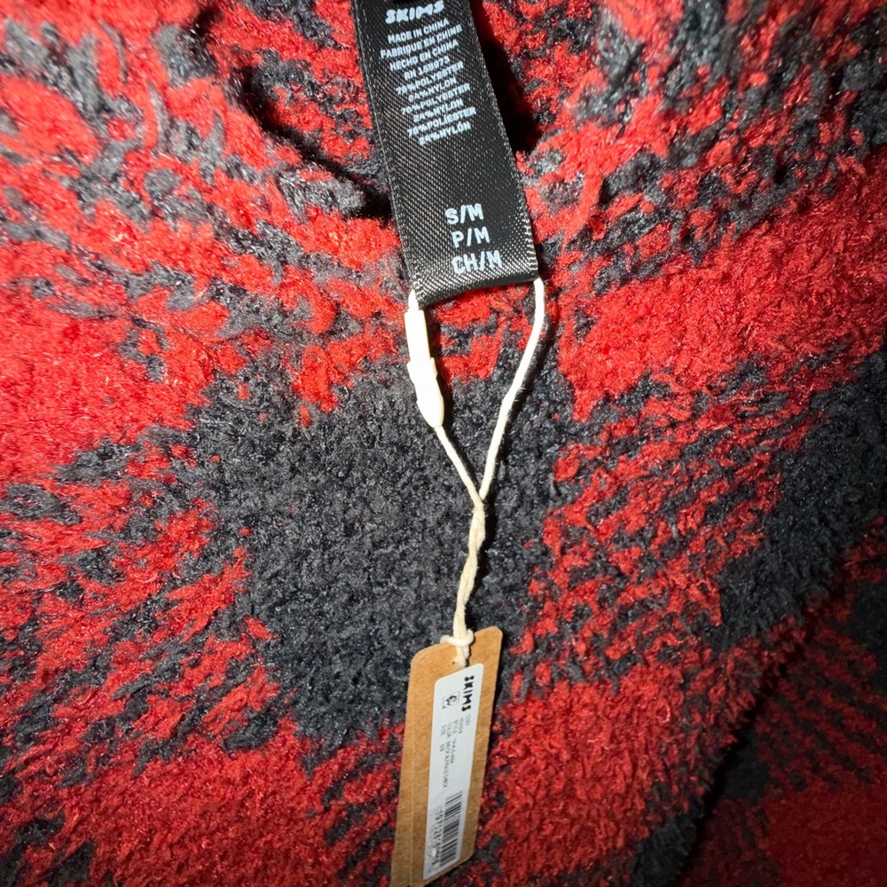 SKIMS Red and Black Cozy Knit Hoodie Size S/M - Picture 5 of 5